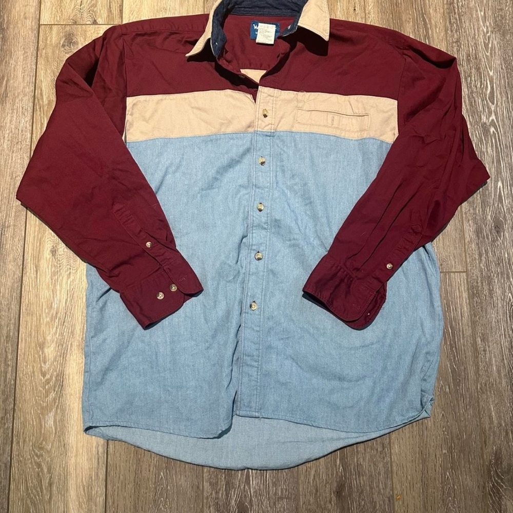 Vintage Wrangler Red, Blue, and Tan Casual Button Down Shirt